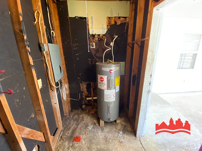4574 Whiteside St — Photo 19