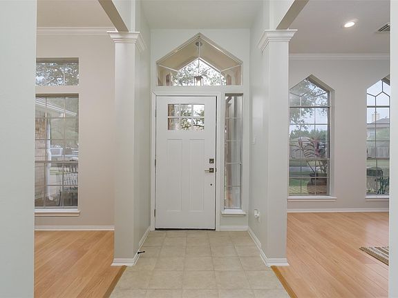4th image of 3115 Meadows Pond Dr