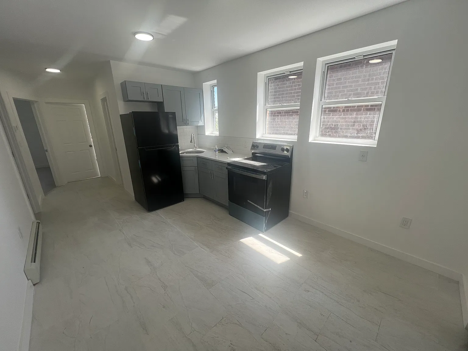 3 bed, $3,753 — Photo 4