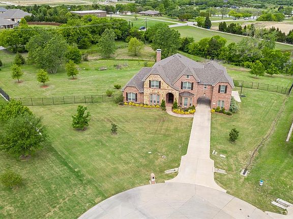 2nd image of 309 Crestfield Ct