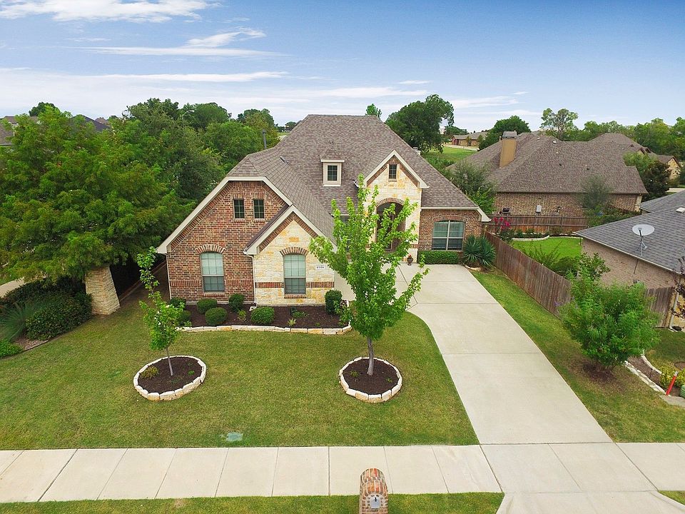 2nd image of 2725 Courtland Way