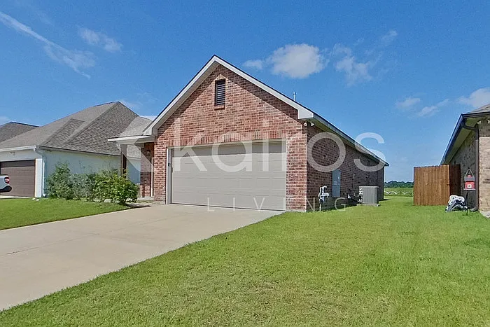 215 Peppercorn Way — Photo 3
