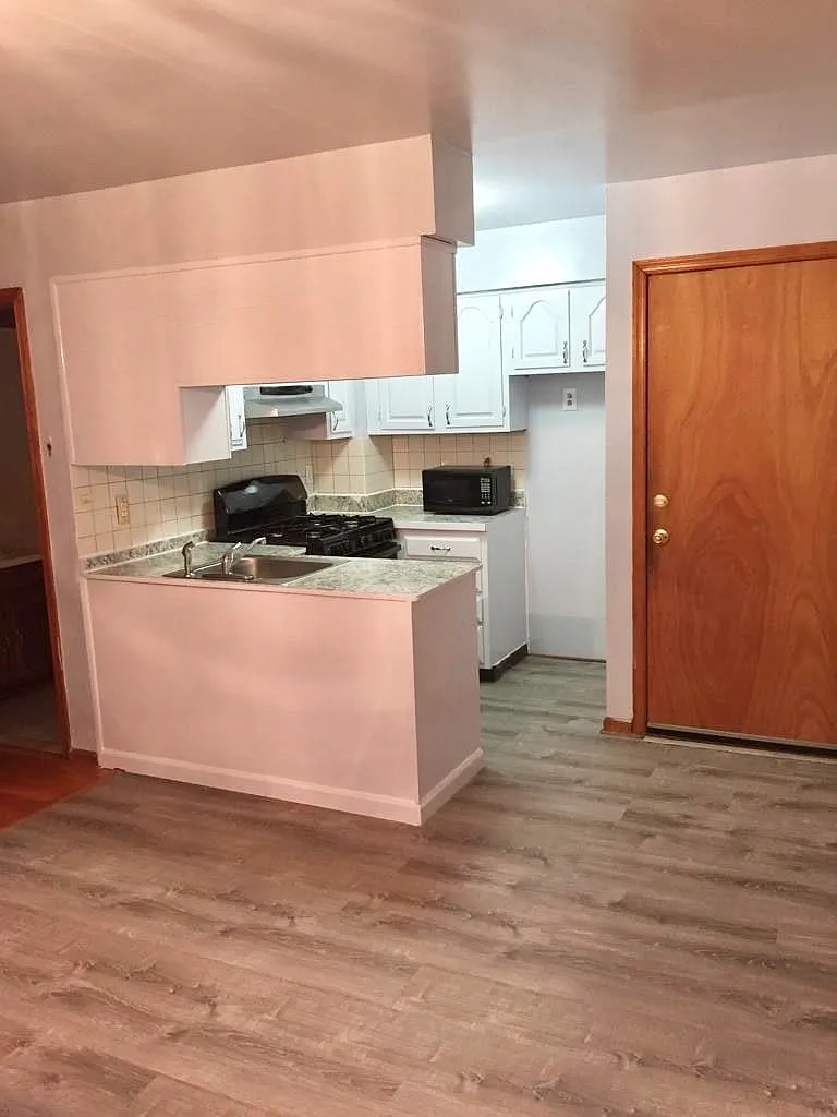 3 bed, 2.0 bath, $3,200 — Photo 2