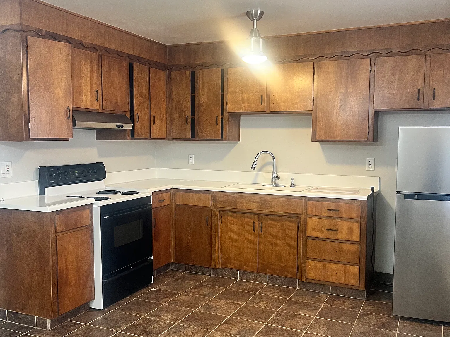 3 bed, 960 sqft, $1,750 — Photo 2