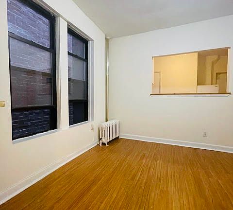 3rd image of 236 E 77th St APT 7