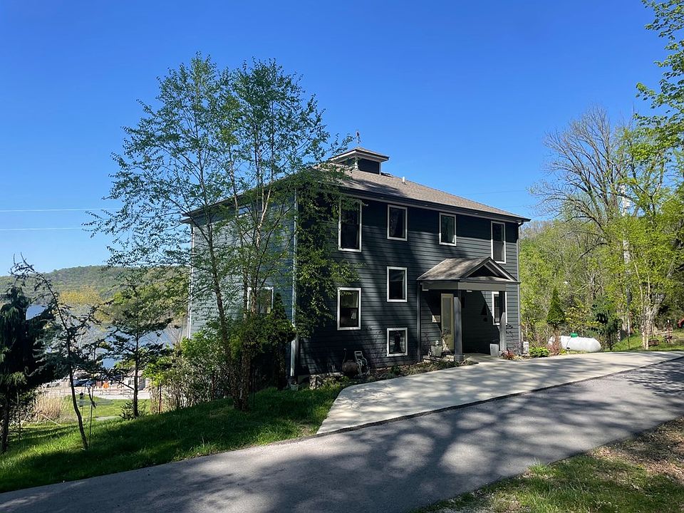 2nd image of 429 Floating Mill Ln