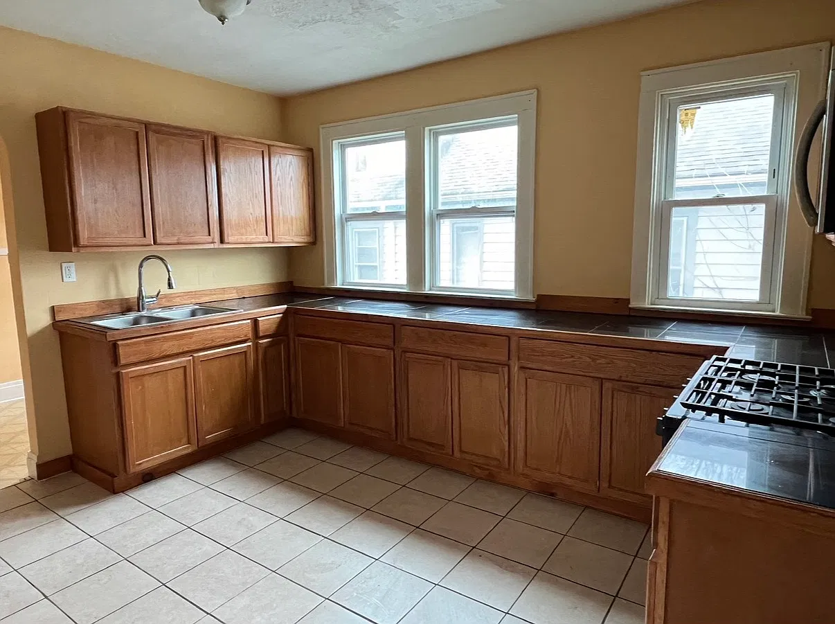 3 bed, 1500 sqft, $1,550 — Photo 2