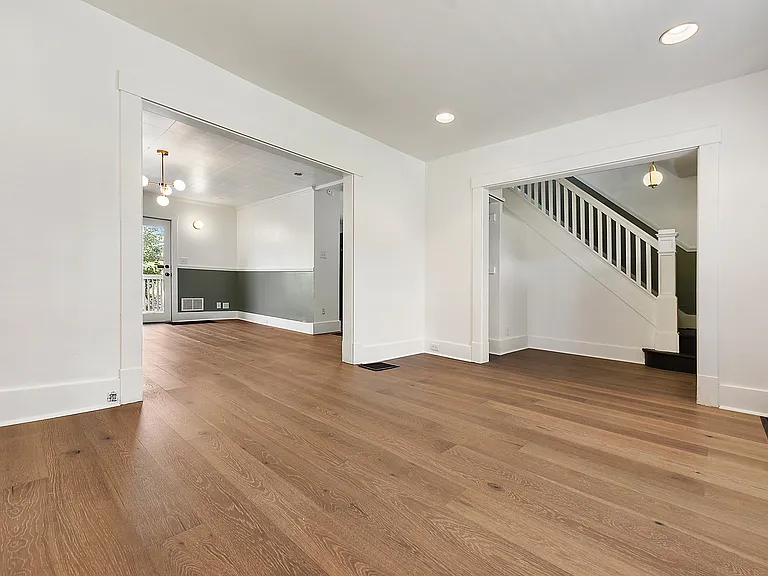 3317 Hill St — Photo 5