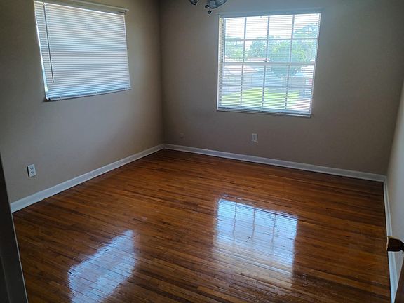 3rd image of 6420 Wilshire Dr