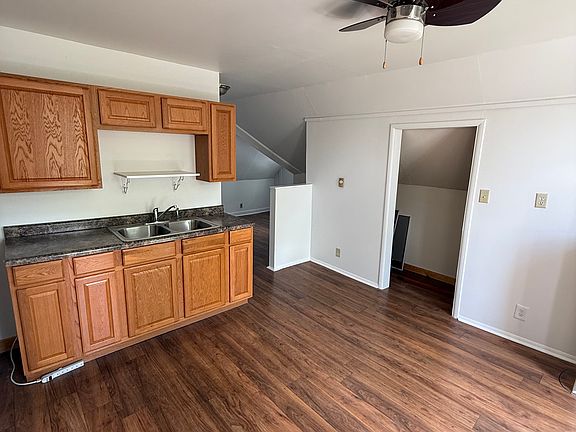 3rd image of 1539 W New York St #B