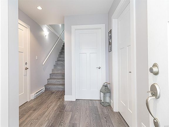 5th image of 1921 Tominny Rd