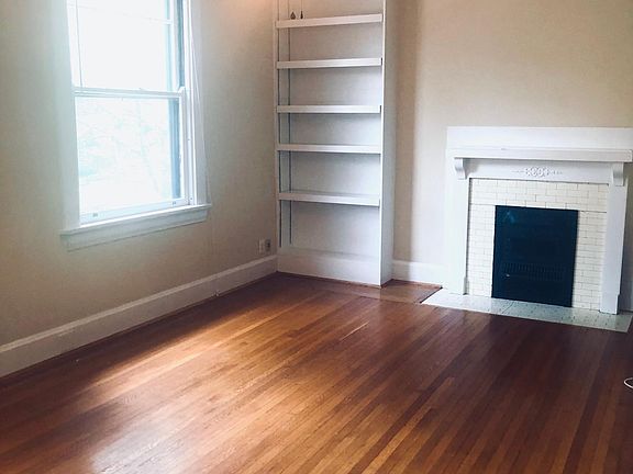 2nd image of 2844 Victoria Ave #2