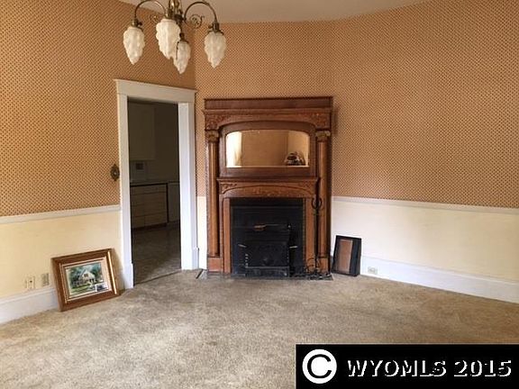 4th image of 414 N Burritt Ave