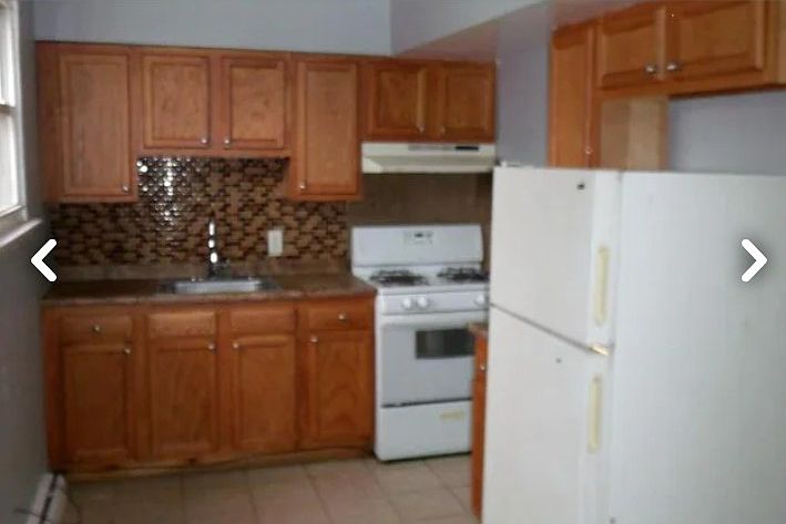 1st image of 902 E Gorgas Ln