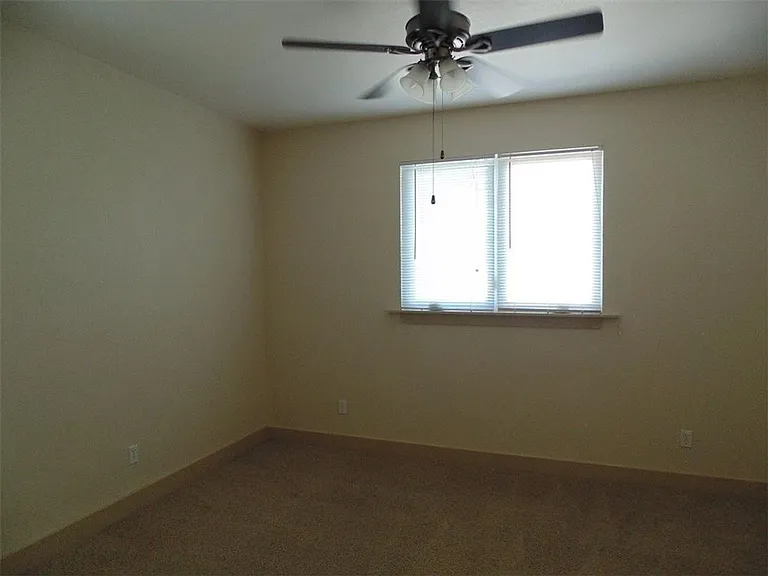 4406 Bennett Ave #B — Photo 14