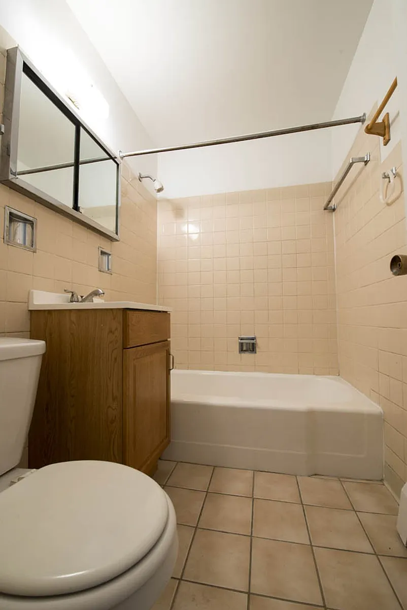 Building Photo - 304 East 147th