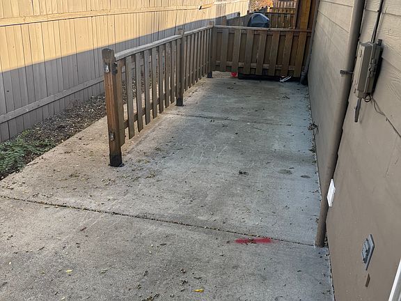 3rd image of 7926 SE Johnson Creek Blvd APT 1