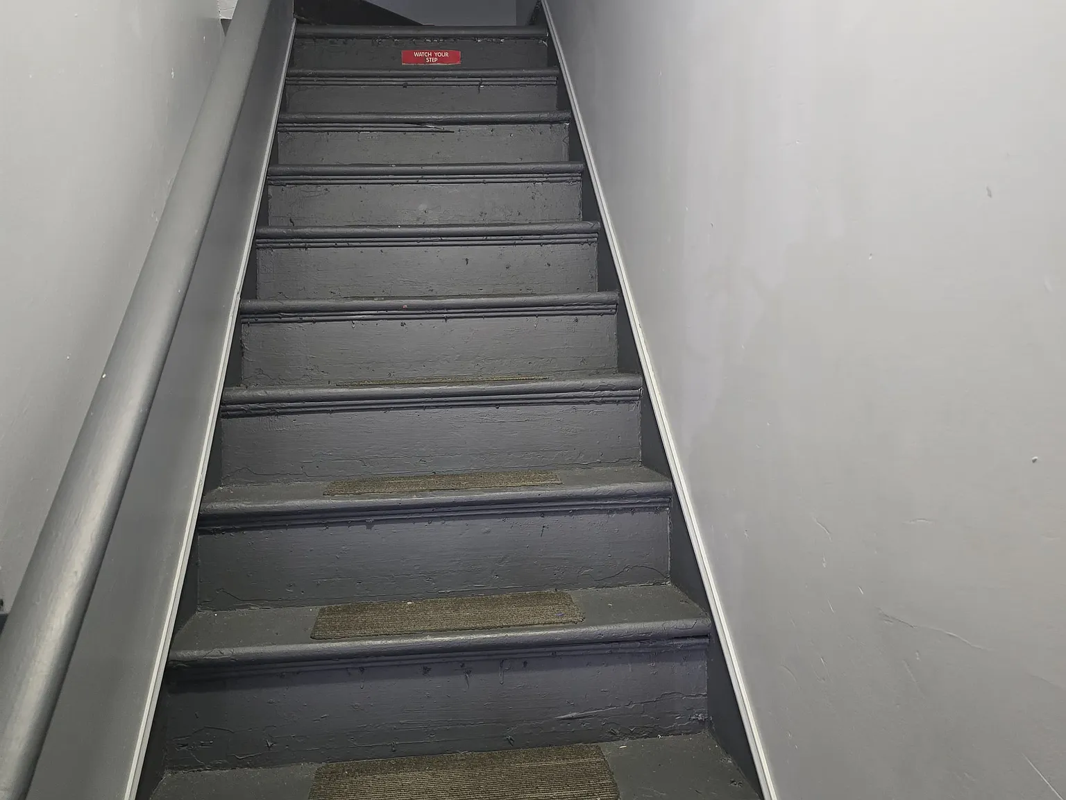 3 bed, 900 sqft, $2,500 — Photo 2