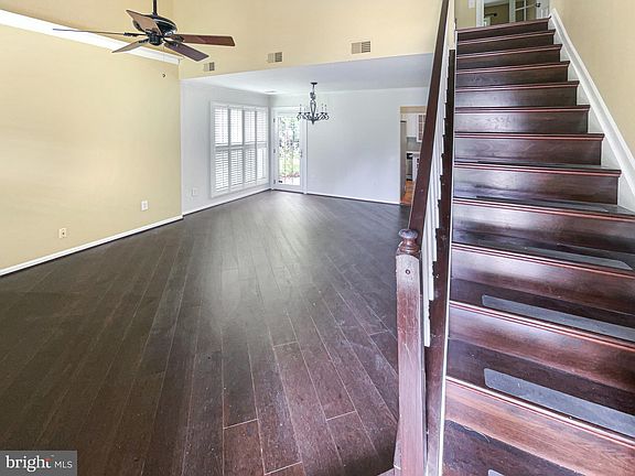 3rd image of 12269 Exbury St