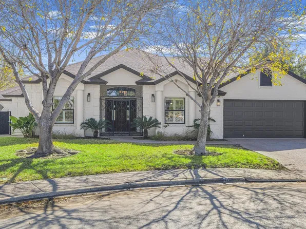 211 False Bay Ct, Laredo, TX 78041