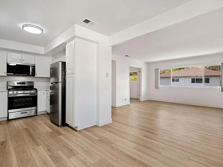 313 Northgate Dr #D — Photo 3