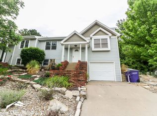 912 Connecticut Ave, Manhattan, KS 66502