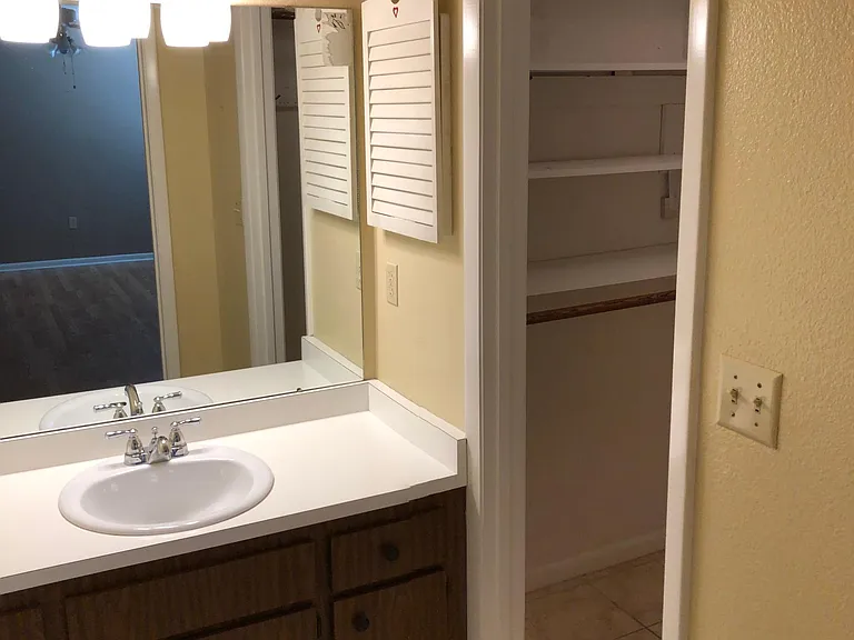 2050 Ryan Way — Photo 9
