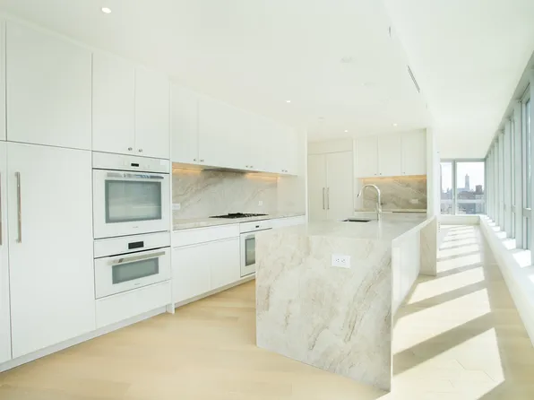 212 West 72nd Street image 4 of 14