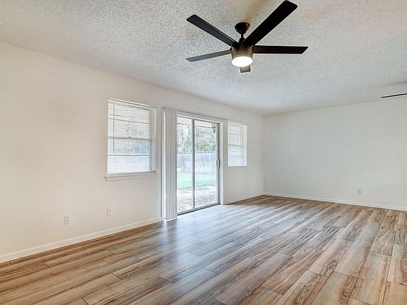 4th image of 2205 Boland St