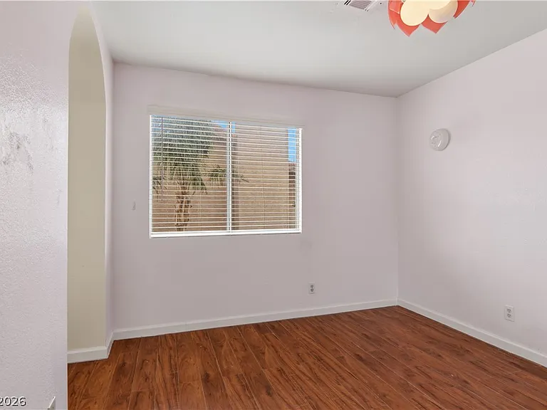 4727 Beaconsfield St — Photo 35