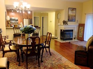 10J Hearthstone Ct, Annapolis, MD 21403