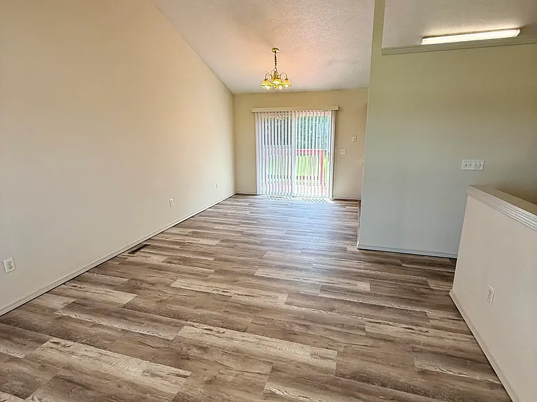 210 Forest Ln — Photo 10