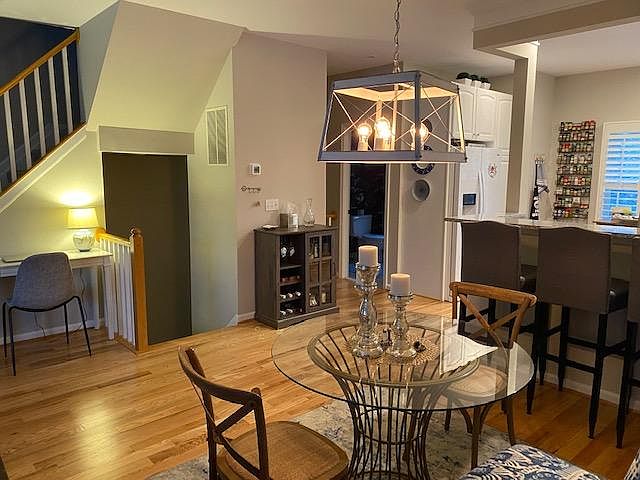 Dining area/kitchen