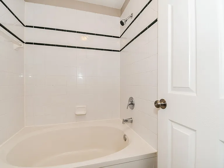1141 Brookwood Bluff Rd E — Photo 13