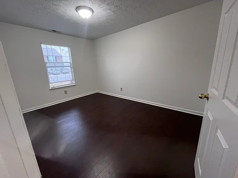 6540 Amherst Way — Photo 33