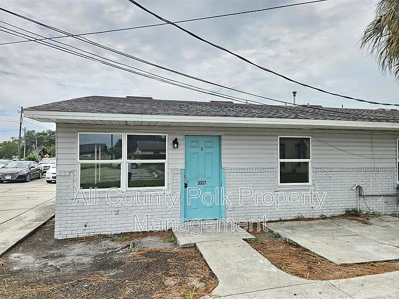 3037 Saint Paul Dr
