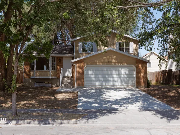 965 N Dorothea Way W, Salt Lake City, UT 84116
