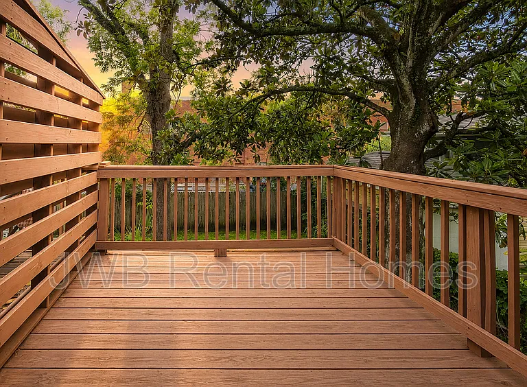 2725 Herschel St — Photo 12