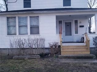 7 Lakeview Ave, Bay Shore, NY 11706
