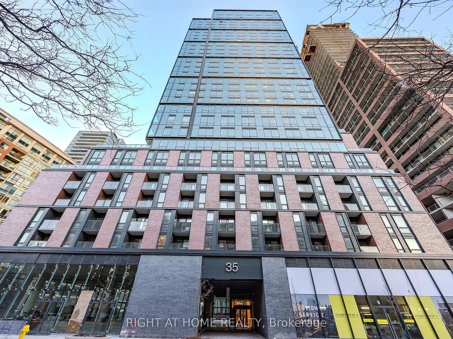 35 Parliament St — Photo 2