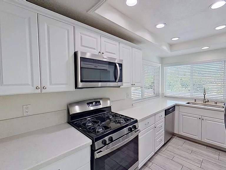 23946 Copenhagen St — Photo 15