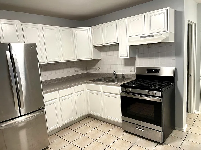 131 Washington St #1 — Photo 3