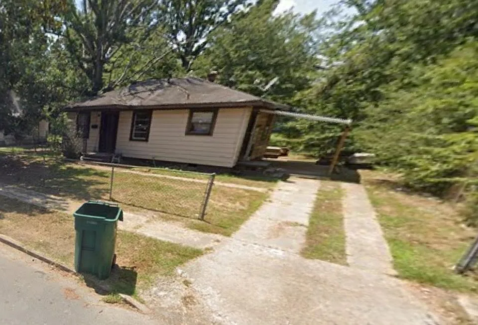 Shirley St