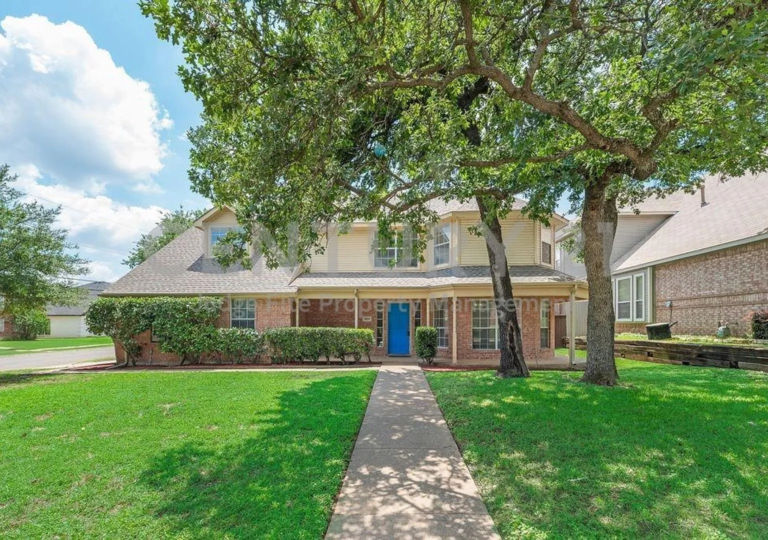 Beautifully Maintained 4-Bedroom, 2.5-Bathroom Home Situated on a Desirable Corner Lot in Arlington! — Photo 4