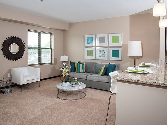 5th image of 3550 E 46th St #424