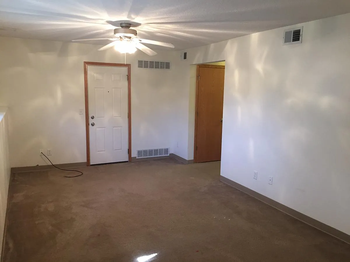 5 Park Crest Court — Photo 2