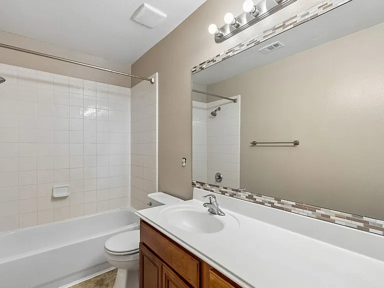 5811 Village Grove Dr — Photo 9