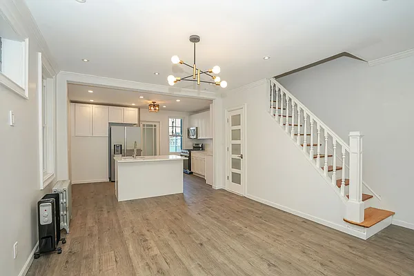 Sold by Suits Realty | media 16