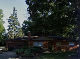 1076 Newcastle Dr, Cincinnati, OH 45231