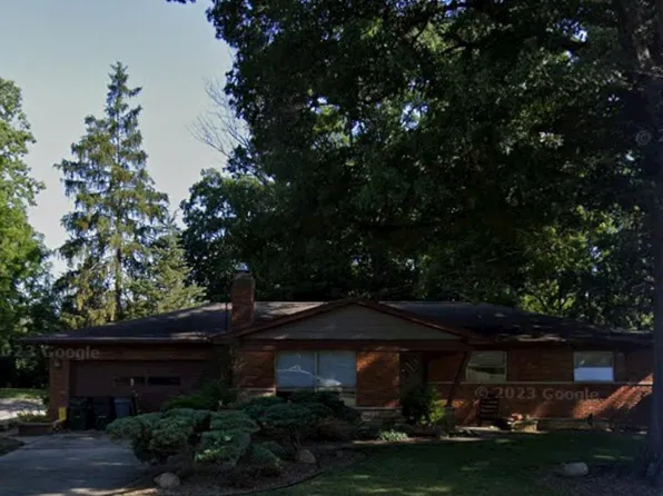 1076 Newcastle Dr, Cincinnati, OH 45231